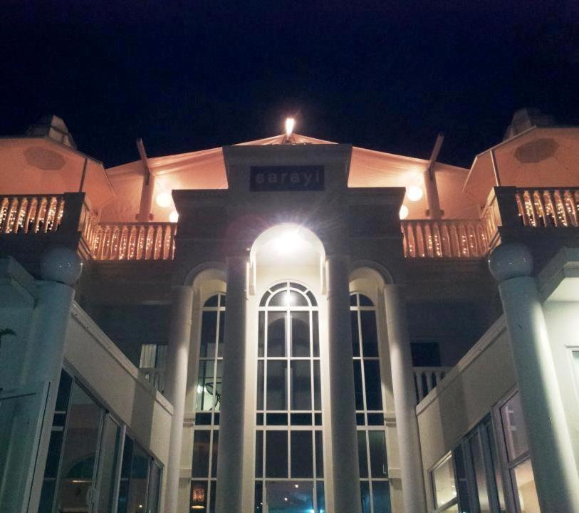 Sarayi Boutique Hotel Палм Коув Екстериор снимка