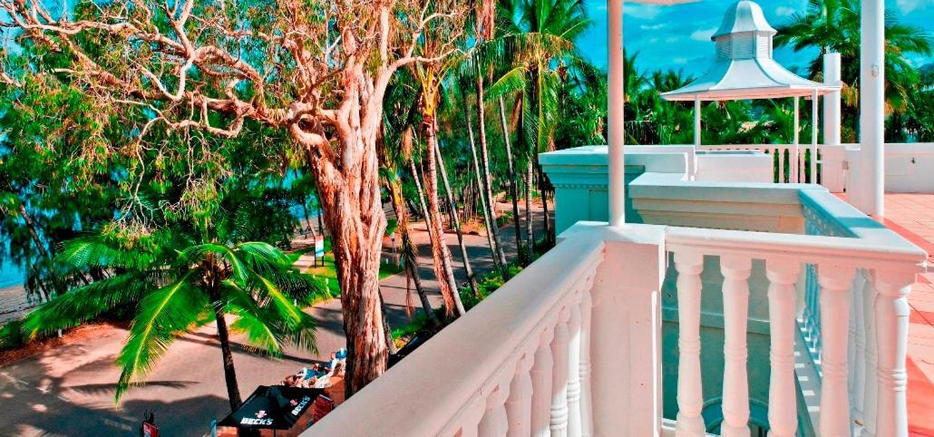 Sarayi Boutique Hotel Палм Коув Екстериор снимка